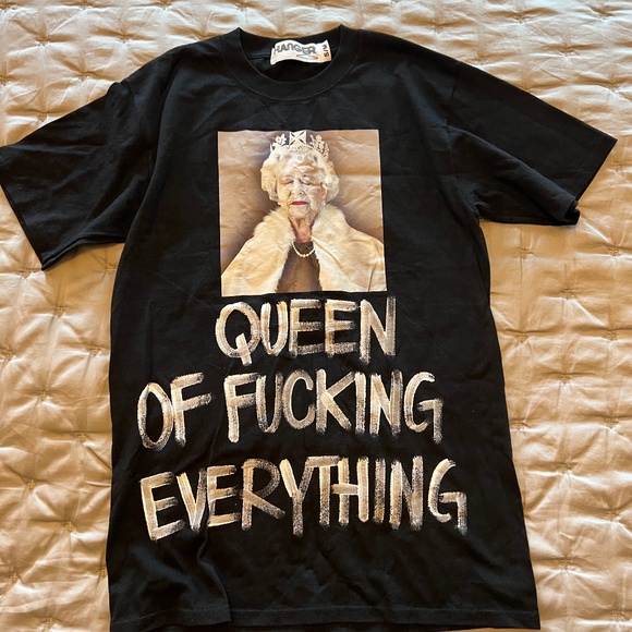 Queen Elizabeth Tshirt - Picture 1 of 3